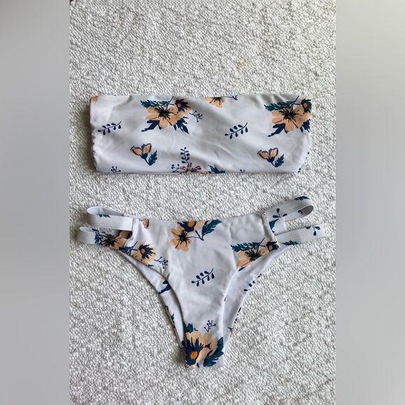 SHEIN Other - Floral Shein bikini, size M